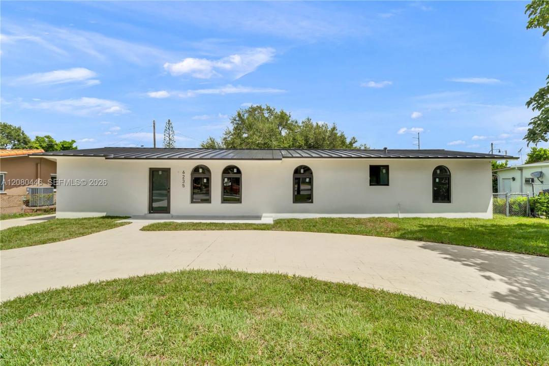 6235 SW 24th St, Miami, Florida 33147, USA