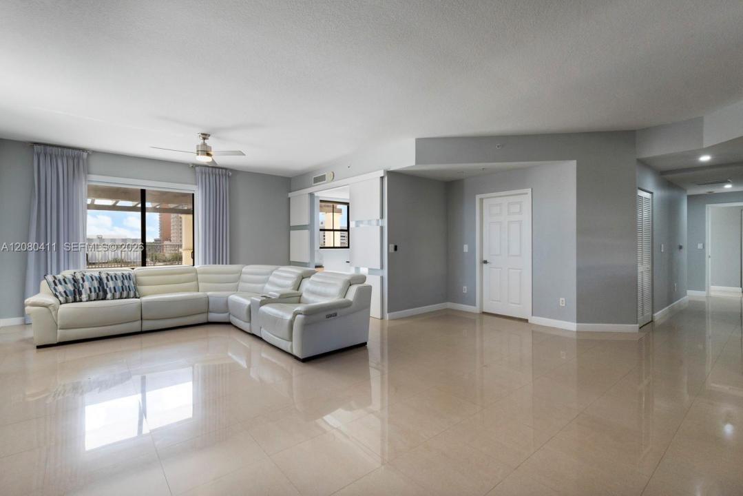 8390 SW 72nd Ave 612, Miami, Floride 33143, États-Unis