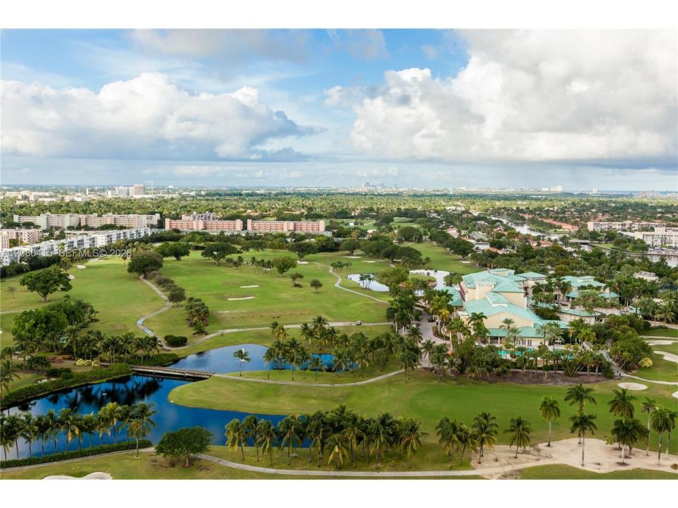 1745 E Hallandale Beach Blvd 2203W, Hallandale Beach, Floride 33009, États-Unis