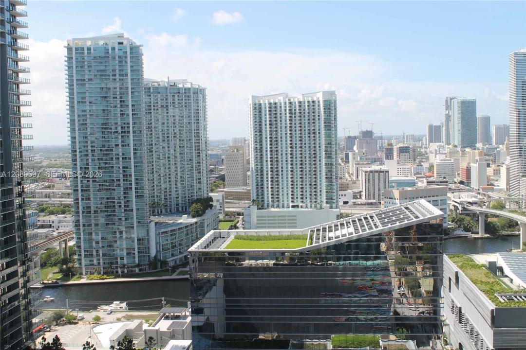 45 SW 9th St 2809, Miami, Florida 33130, Stati Uniti