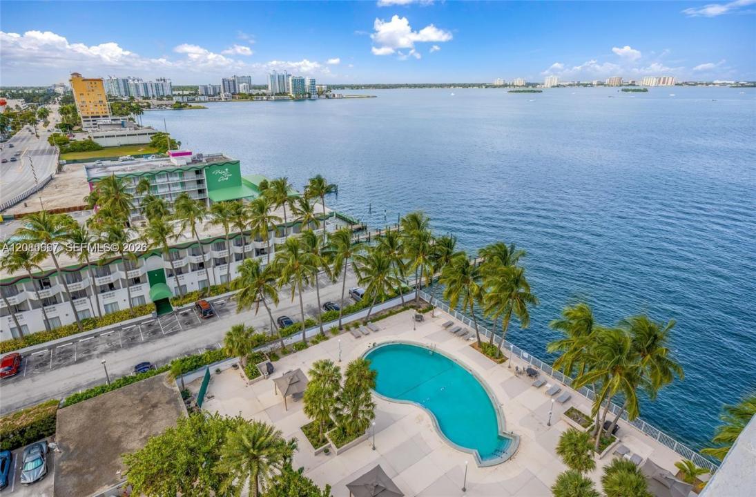 1865 79th St Cswy 14D, North Bay Village, Floride 33141, États-Unis