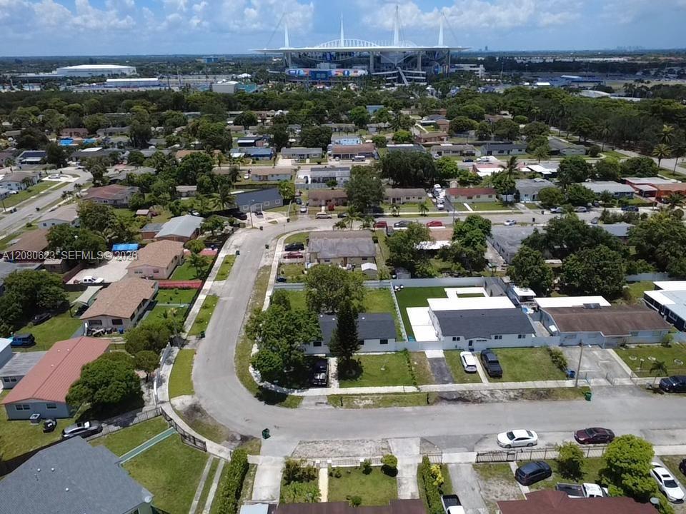 2251 NW 193rd Ter, Miami Gardens, Florida 33056, USA