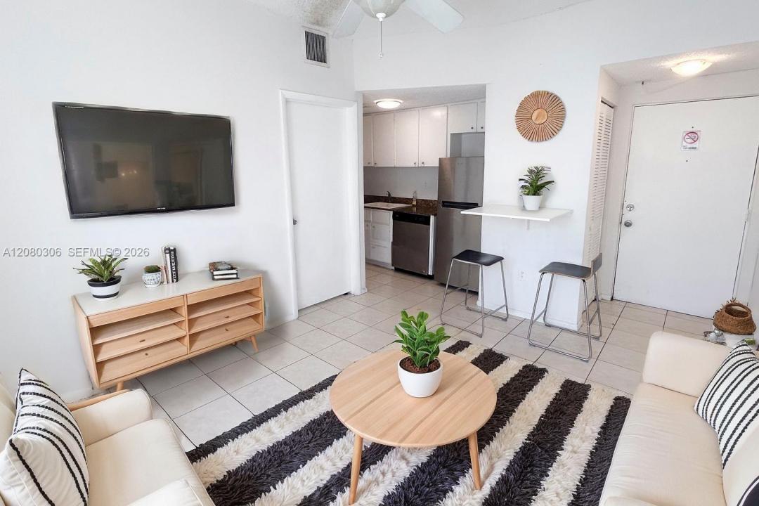 1218 Drexel Ave 204, Miami Beach, Floride 33139, États-Unis