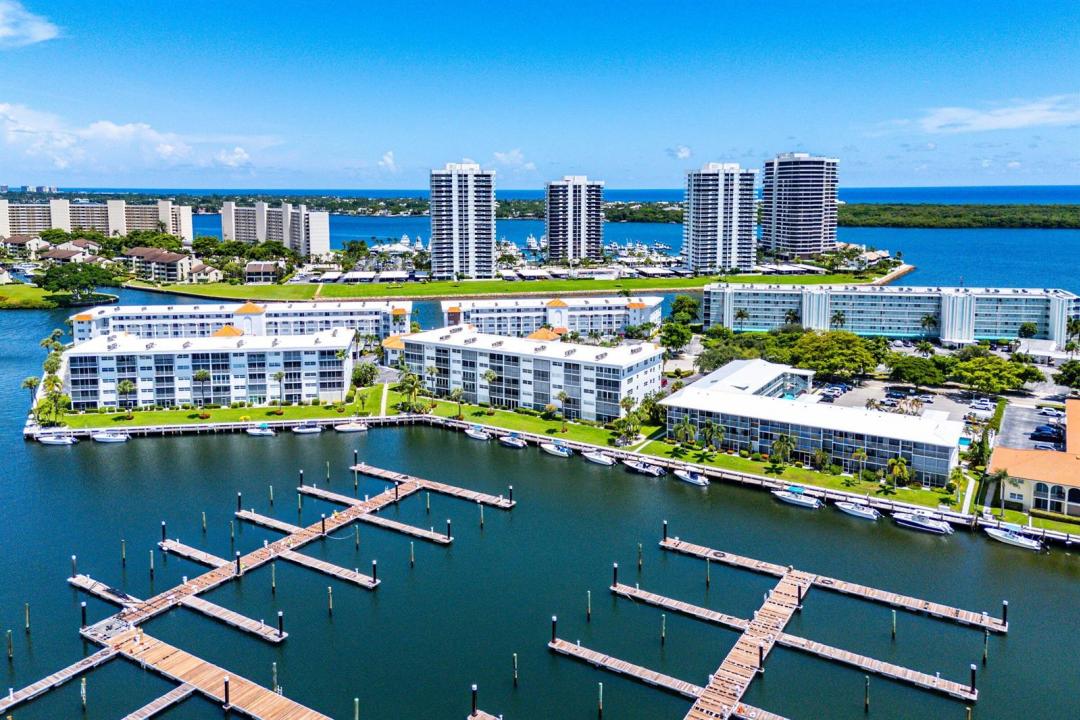 29 Yacht Club Drive 304, North Palm Beach, Floride 33408, États-Unis