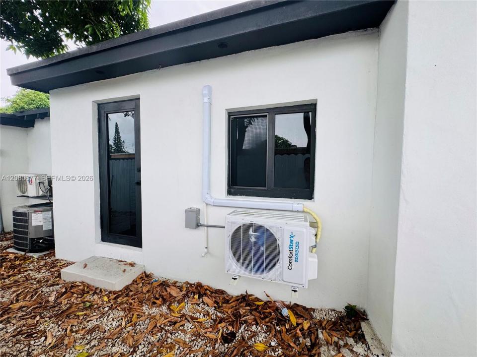 7943 NW 6th Ave 3, Miami, Florida 33150, Stati Uniti