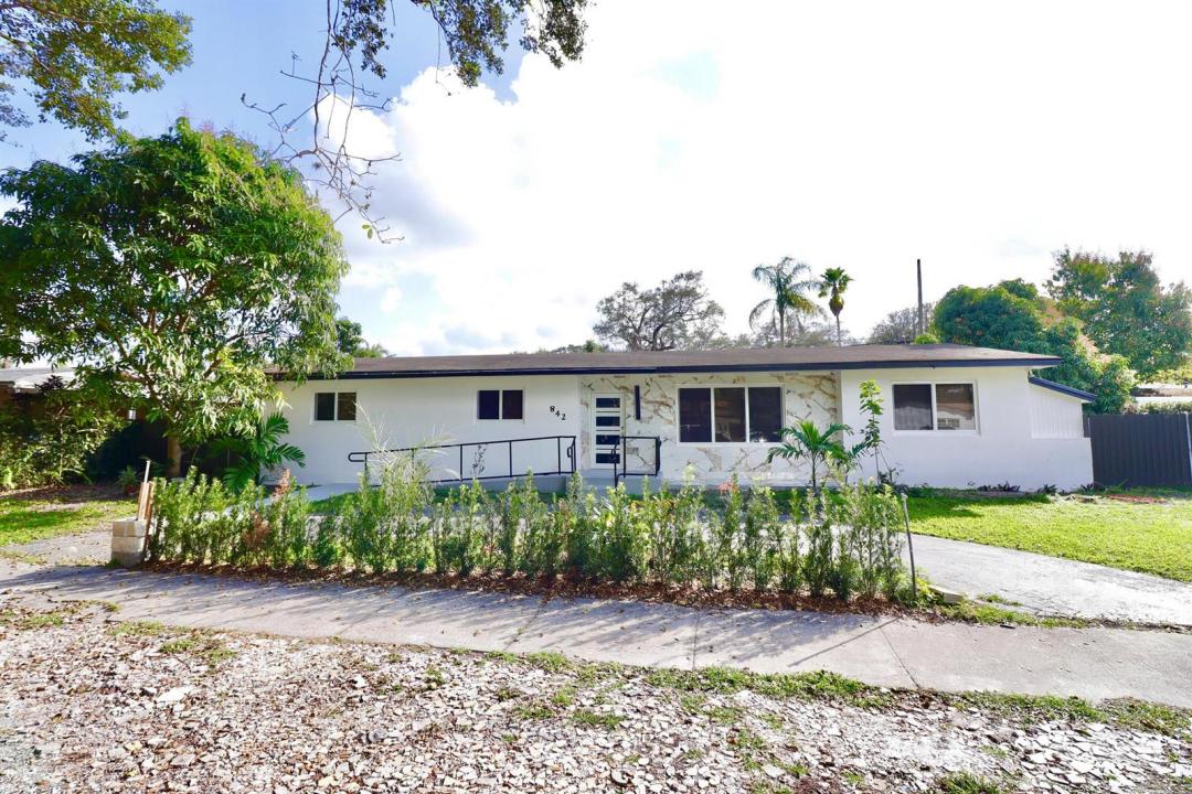 842 NE 154TH Street, Miami, Floride 33162, États-Unis