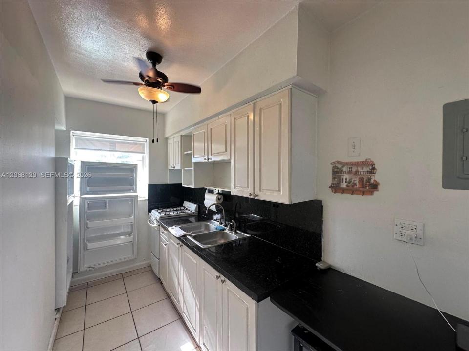 8340 Crespi Blvd 21, Miami Beach, Florida 33141, USA