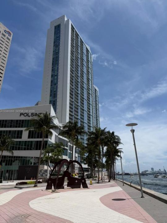 335 S Biscayne Blvd 3901, Miami, Floryda 33131, USA