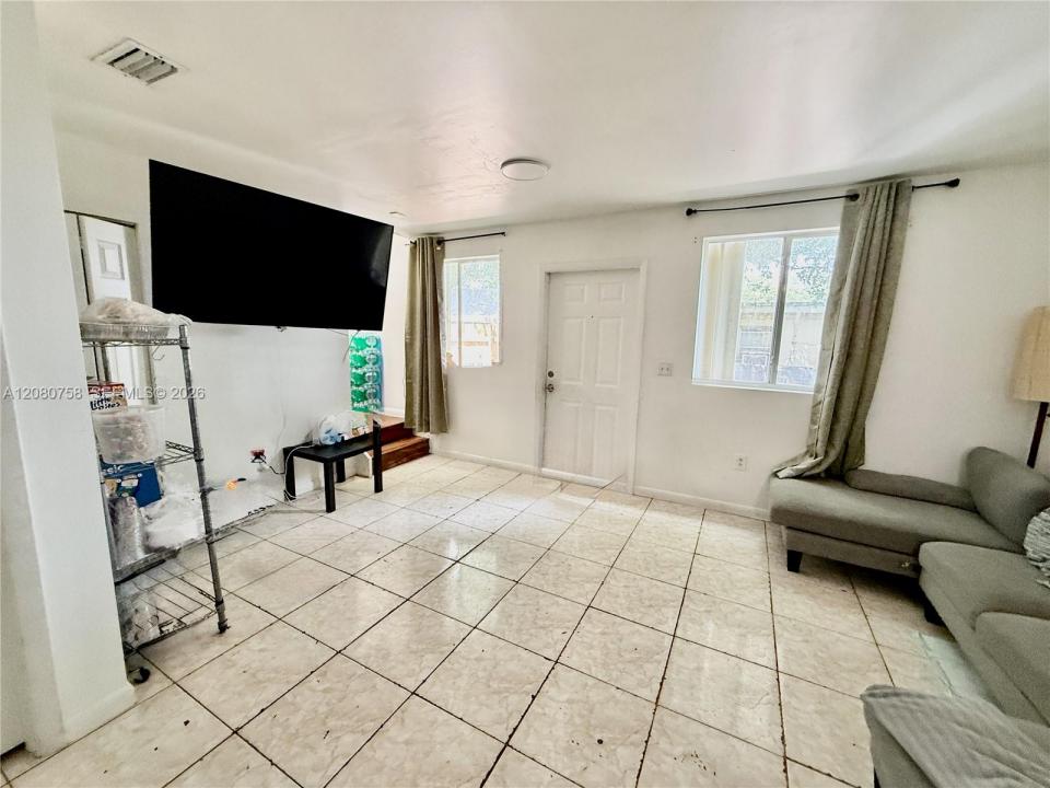 759 NW 70th St 2, Miami, Floride 33150, États-Unis