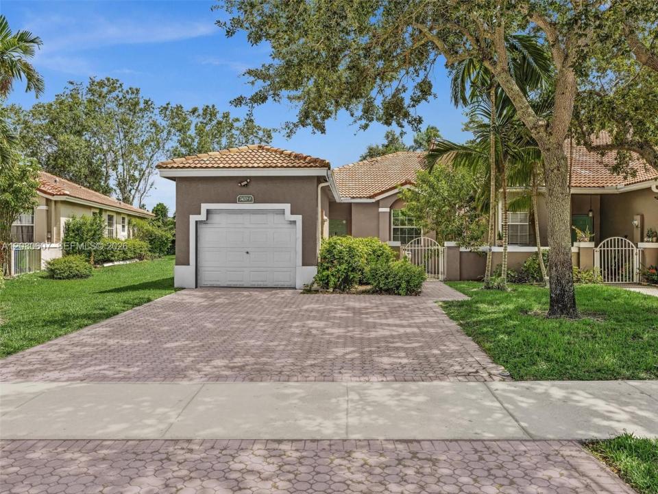 7420 S Aragon Blvd 1, Sunrise, Florida 33313, Stati Uniti