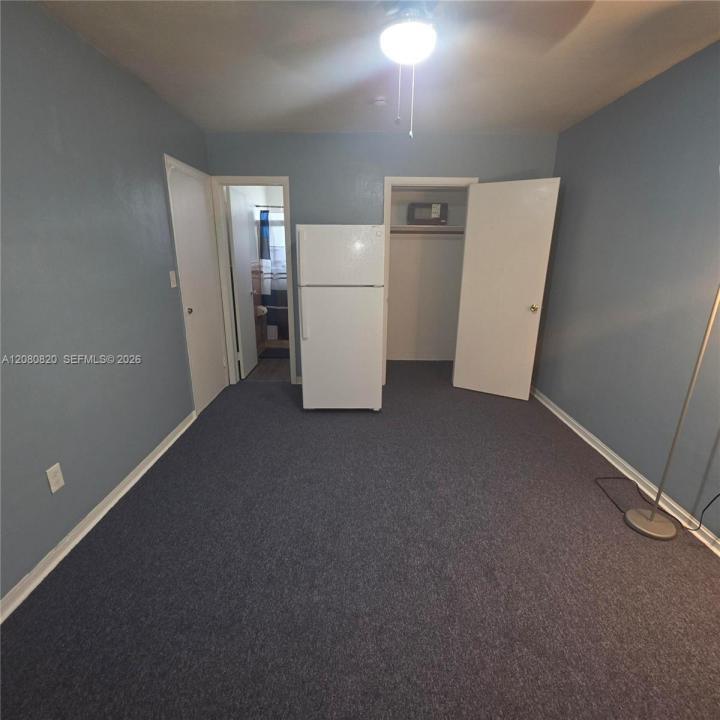 28 NW 170th St 2, North Miami Beach, Florida 33169, Stati Uniti