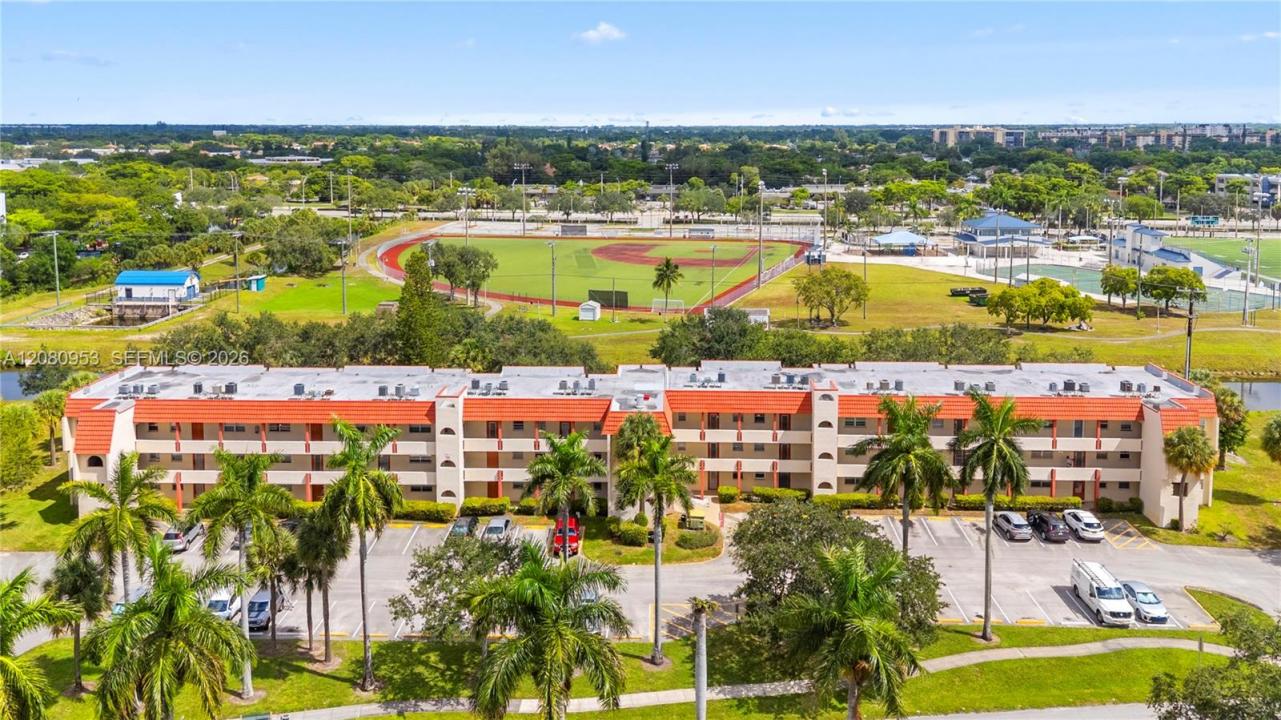 7891 N Sunrise Lakes Dr 305, Sunrise, Floride 33322, États-Unis