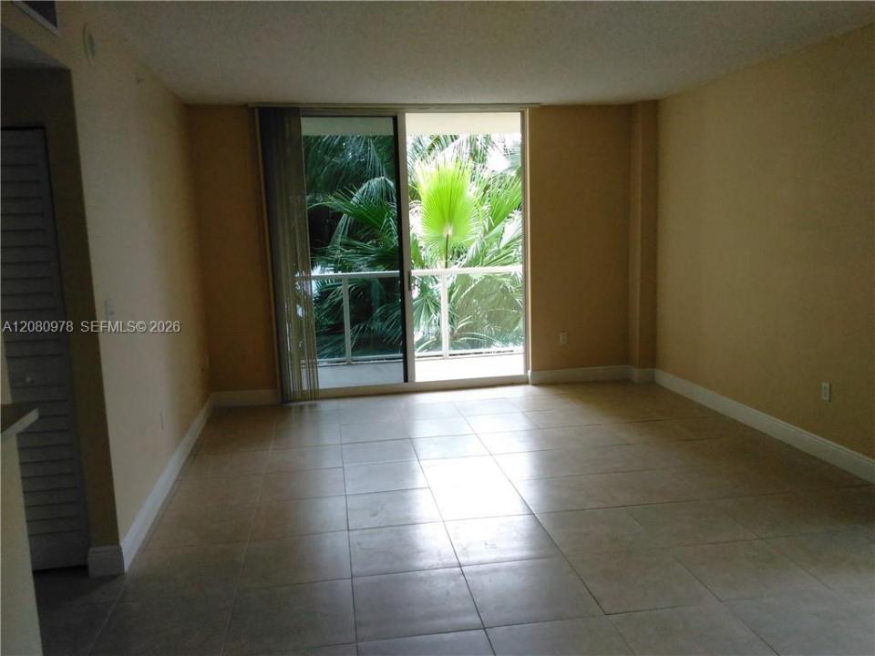 5091 NW 7 ST 402, Miami, Floride 33126, États-Unis