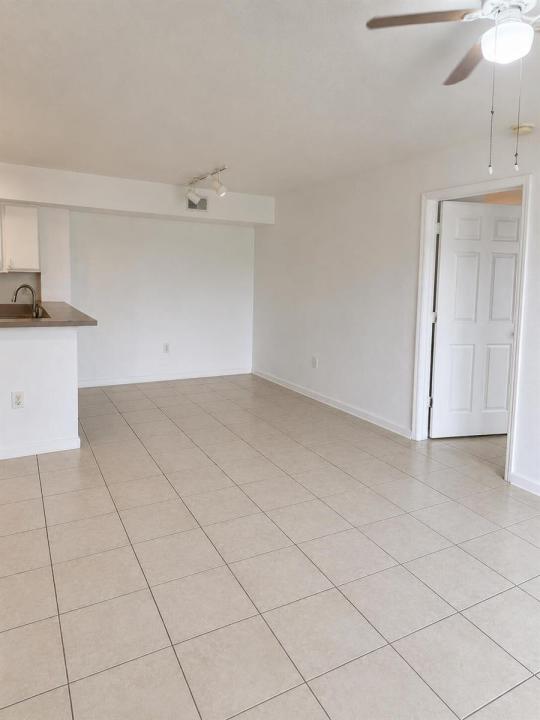 121 SW PALM Drive 104, Port St. Lucie, Floride 34986, États-Unis