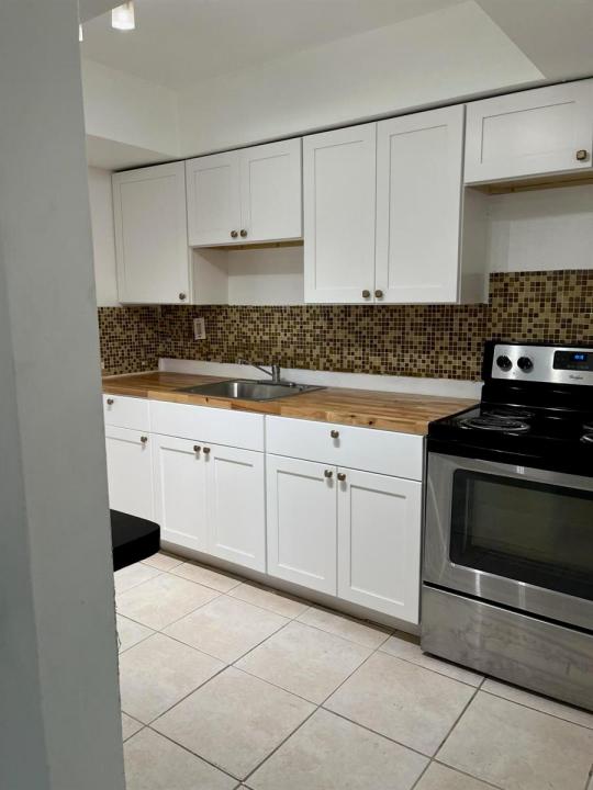 2285 NE 172ND Street 15, North Miami Beach, فلوريدا 33160, الولايات المتحدة