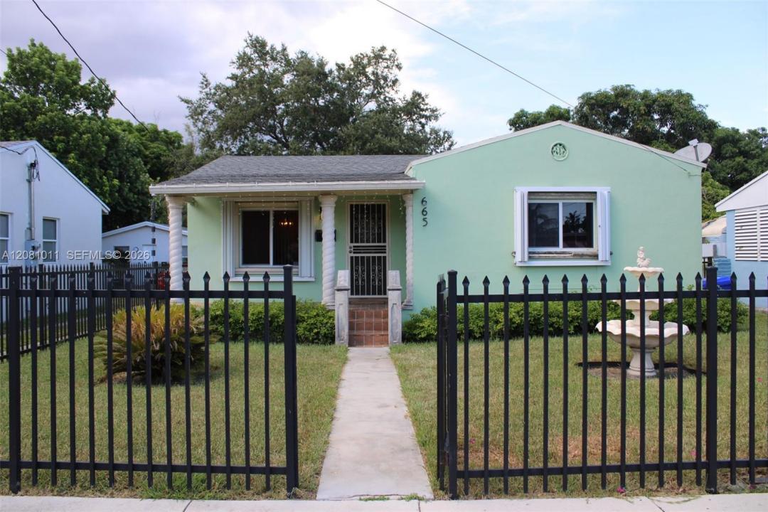 665 NW 50th St, Miami, Florida 33127, USA