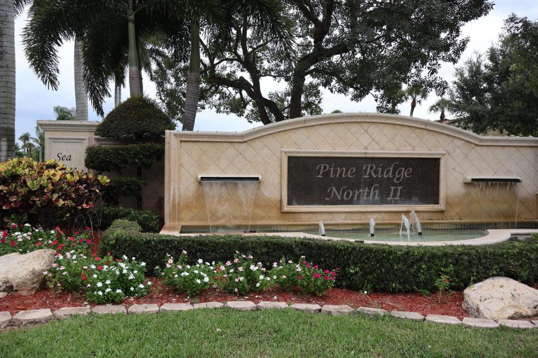 603 Sea Pine Way H3, Florida 33415, USA