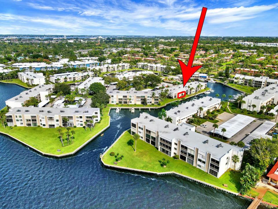 1950 SW PALM CITY Road 9-107, Stuart, Florida 34994, USA
