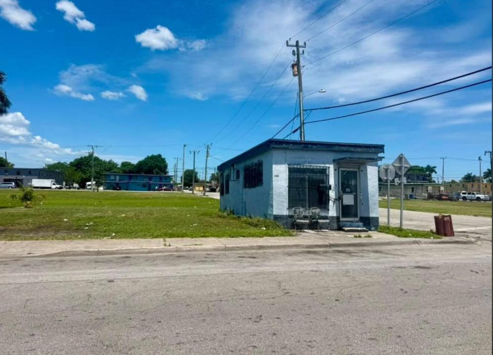 300 SW 5TH Street, Belle Glade, Flórida 33430, Estados Unidos