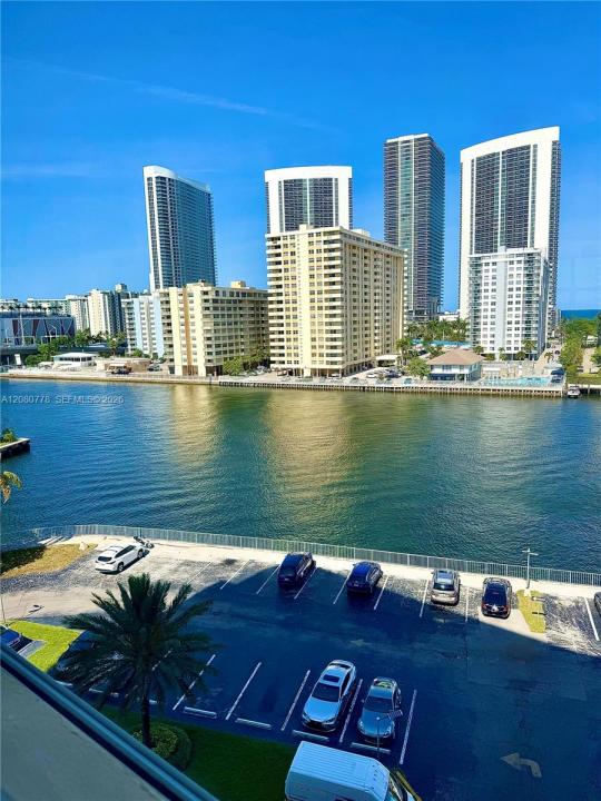 100 Golden Isles Dr 806, Hallandale Beach, Florida 33009, USA