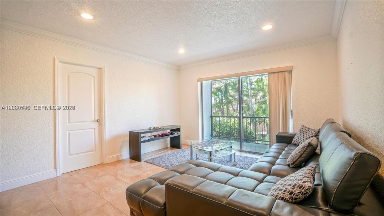7915 SW 104th St 202G, Miami, Florida 33156, Stati Uniti