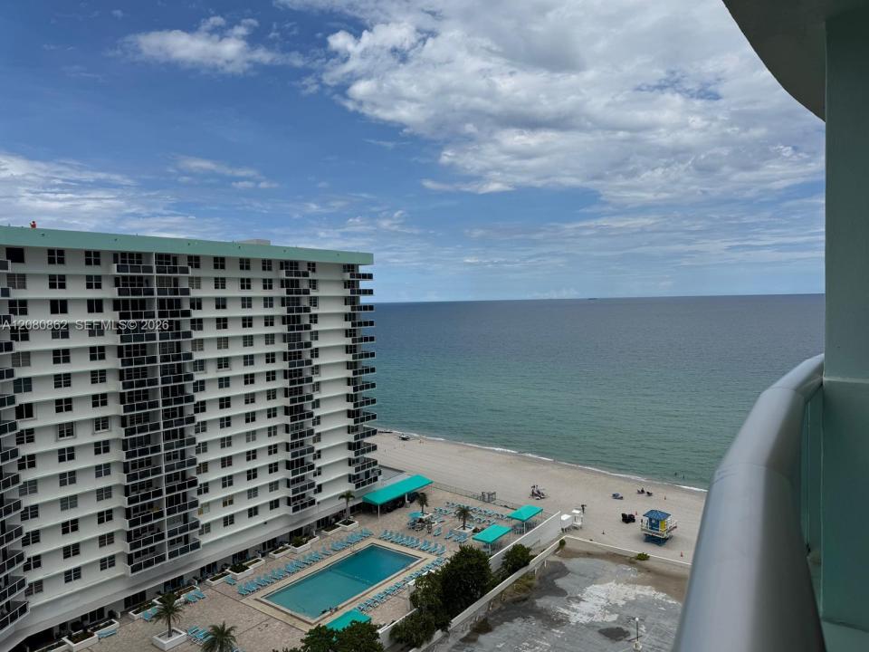 3801 S Ocean Dr 15A, Hollywood, Florida 33019, USA