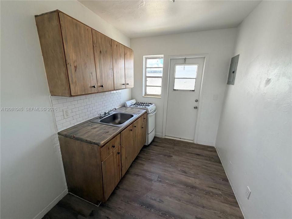 730 NW 101st St 1-A, Miami, Floride 33150, États-Unis
