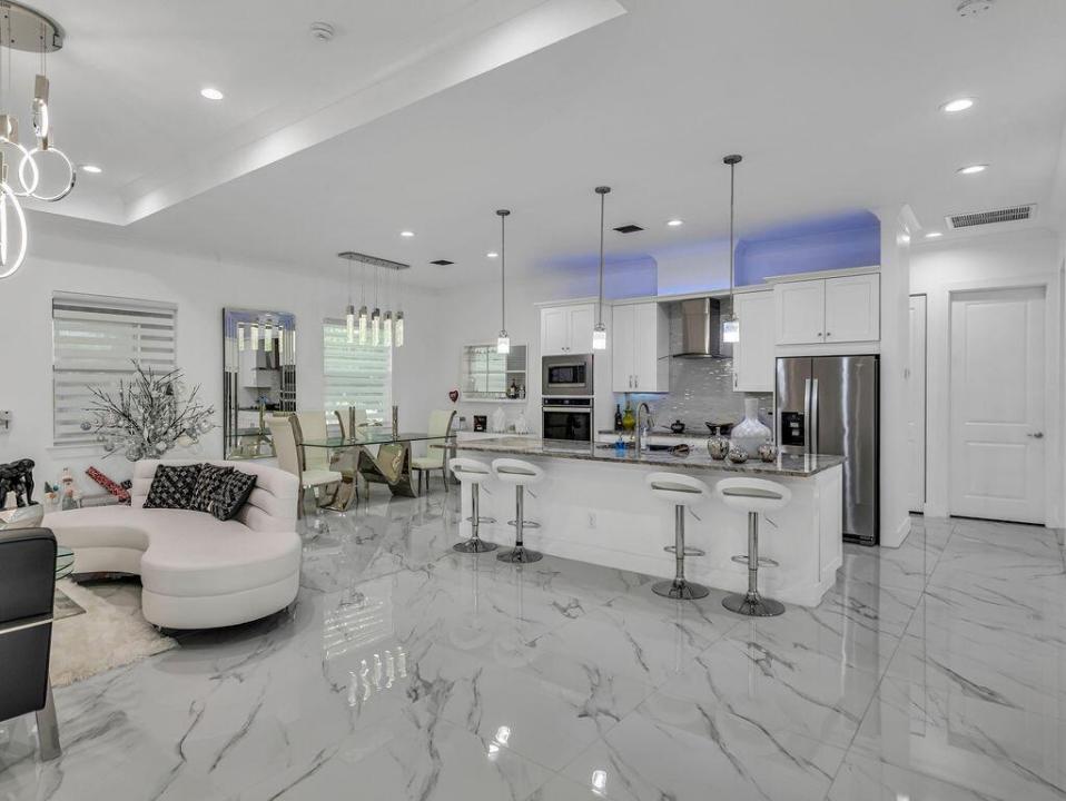 2910 SW Sterling Street, Port St. Lucie, Floride 34953, États-Unis