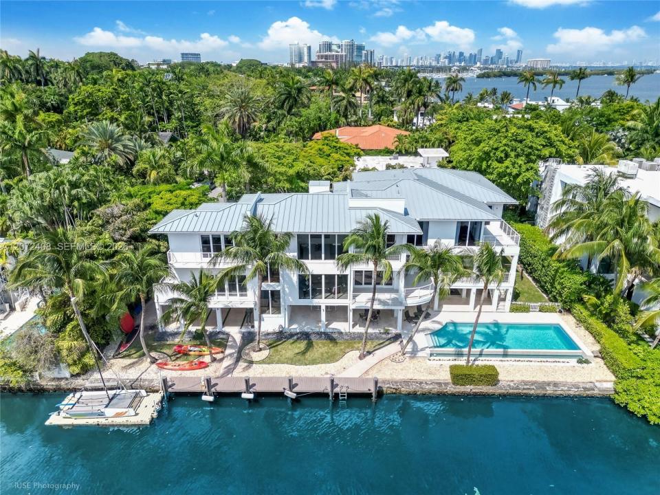 3835 Carole Ct, Miami, Florida 33133, USA