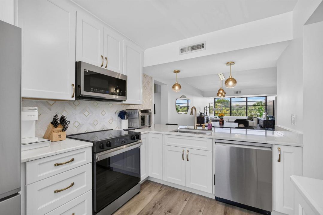 3635 Whitehall Drive 302, West Palm Beach, Floride 33401, États-Unis