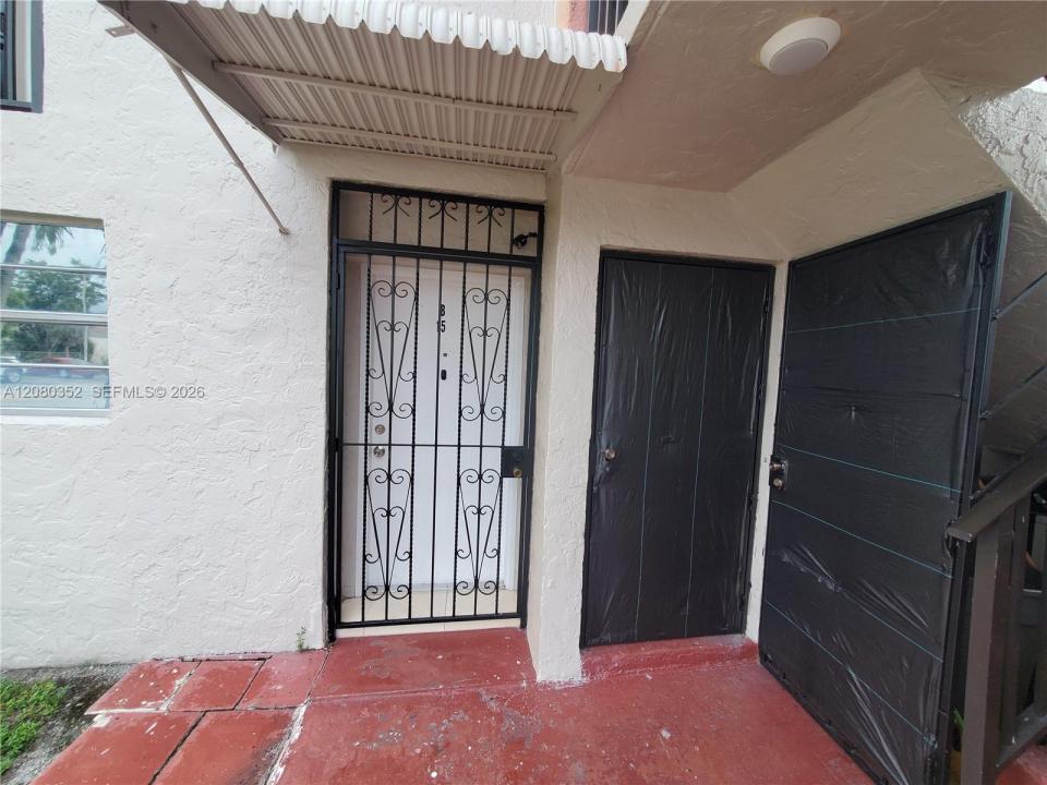 6600 W 2nd Ct 15, Hialeah, Florida 33012, Stati Uniti
