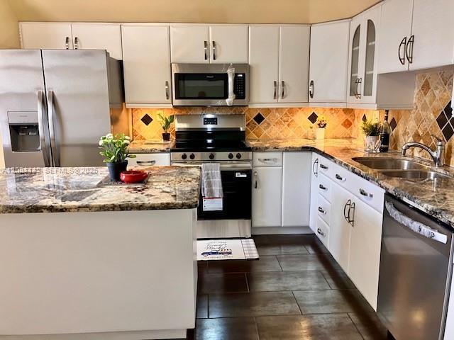 3910 Inverrary Blvd 304-B, Lauderhill, Florida 33319, USA