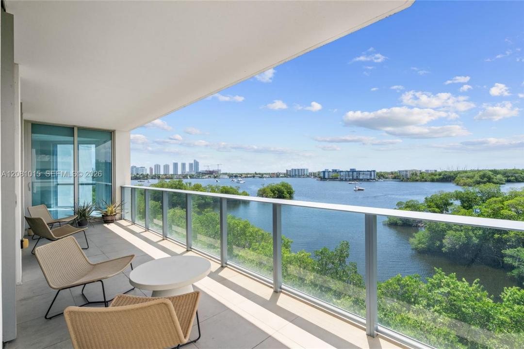 17111 Biscayne Blvd 402, North Miami Beach, Floride 33160, États-Unis