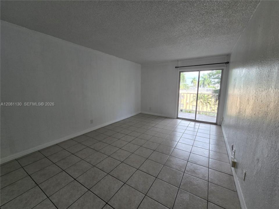 4550 NW 9th St 310E, Miami, Floride 33126, États-Unis