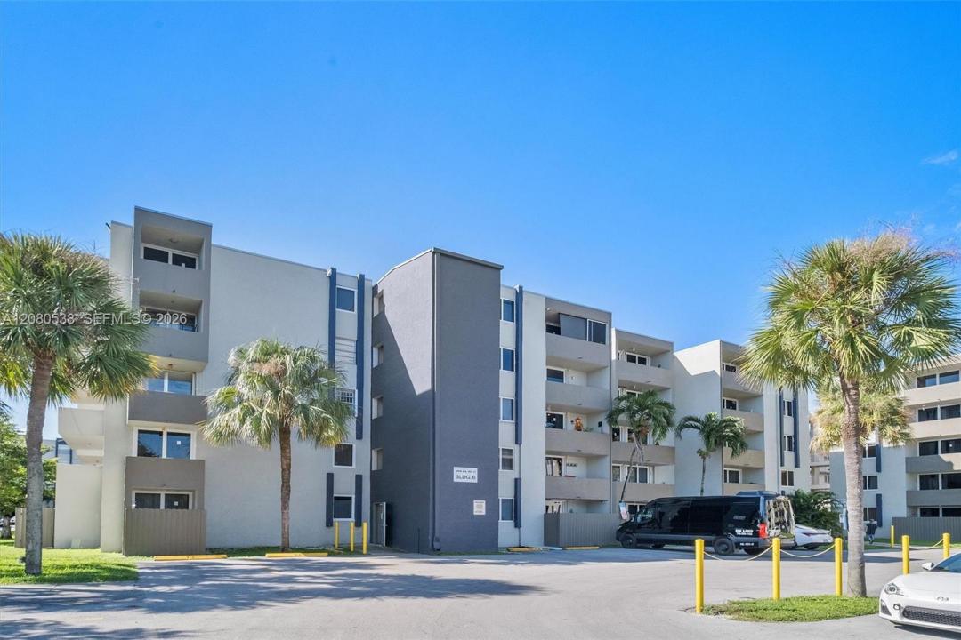10090 NW 80th Ct 1540, Hialeah Gardens, Florida 33016, USA