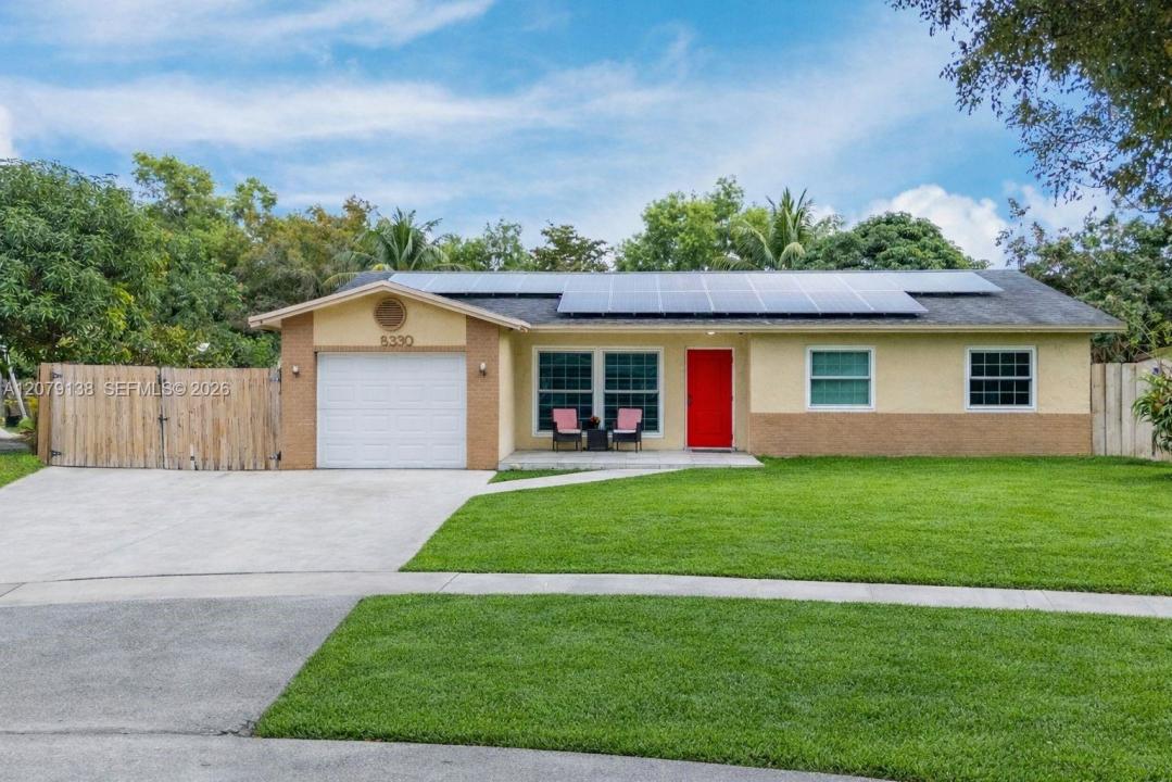 8330 NW 3rd St, Pembroke Pines, Florida 33024, Stati Uniti