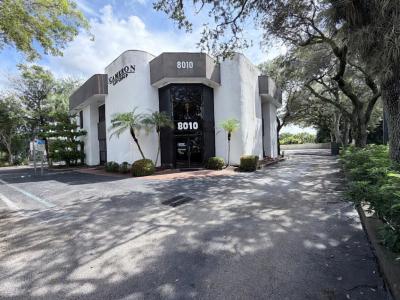8010 N UNIVERSITY Drive, Tamarac, Florida 33321, USA