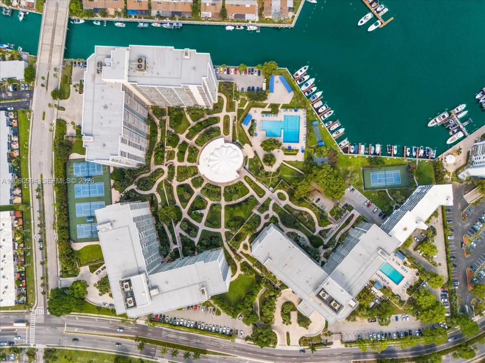 500 Three Islands Blvd 618, Hallandale Beach, Floride 33009, États-Unis