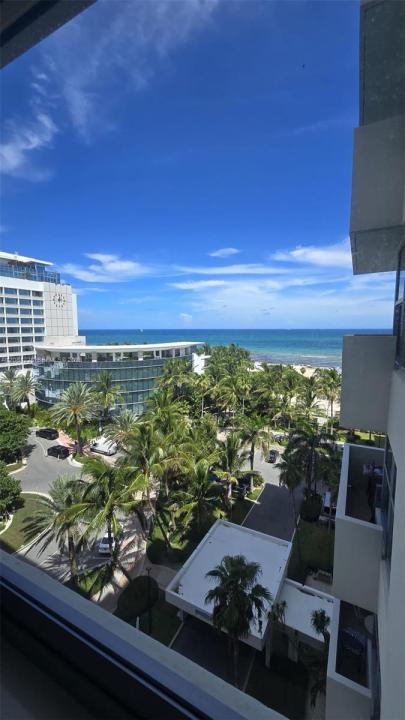 2899 Collins Ave 1005, Miami Beach, Florida 33140, USA