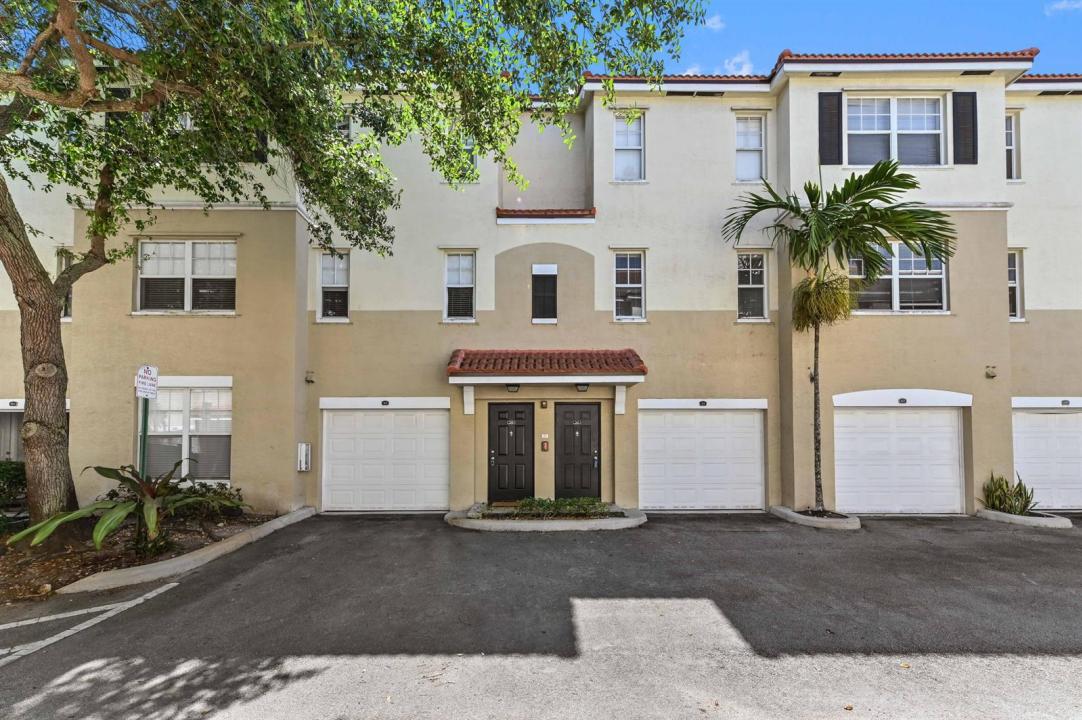 6020 W Sample Road 204, Coral Springs, Florida 33067, USA