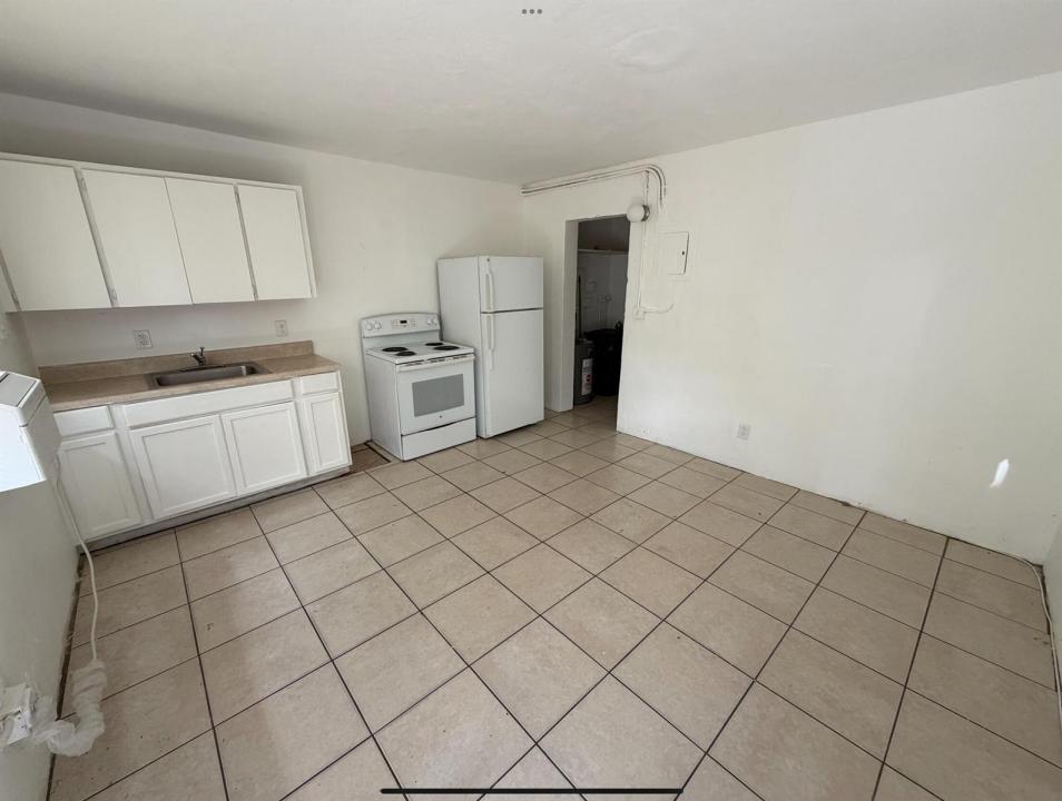 1100 NW 7TH Street 2, Fort Lauderdale, Florida 33311, Stati Uniti