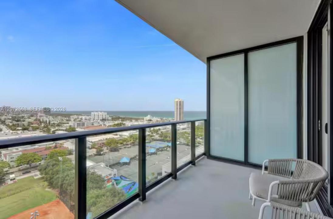580 72nd 1713, Miami Beach, Floride 33141, États-Unis