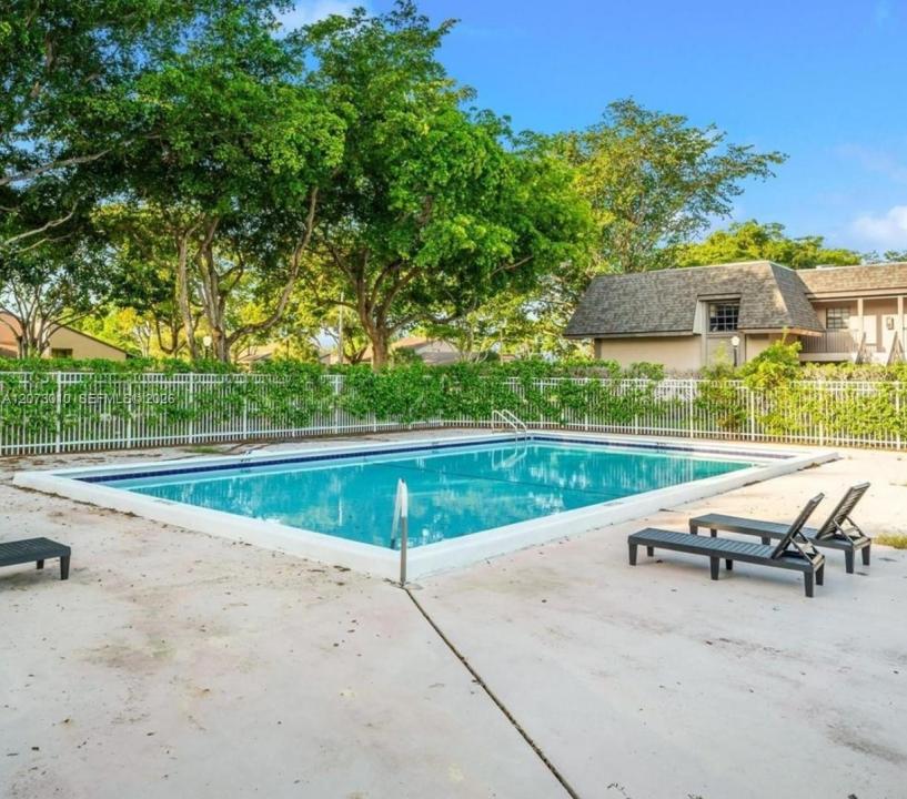 3529 NW 94th Ave 5B, Sunrise, Florida 33351, USA
