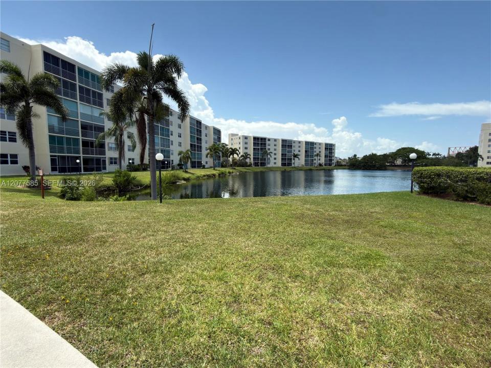 141 SE 3rd Ave 106, Dania Beach, Florida 33004, USA