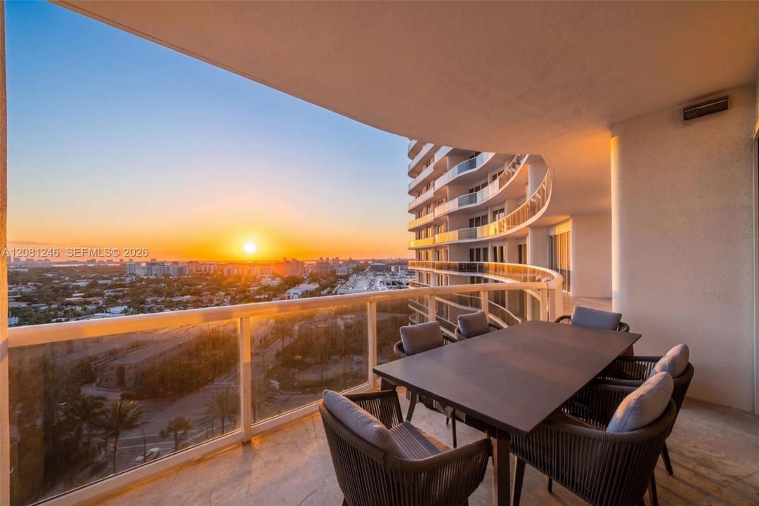 9601 Collins Ave 1208, Bal Harbour, Floride 33154, États-Unis