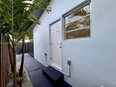 7137 SW 22nd St BACK, Miami, Florida 33155, USA
