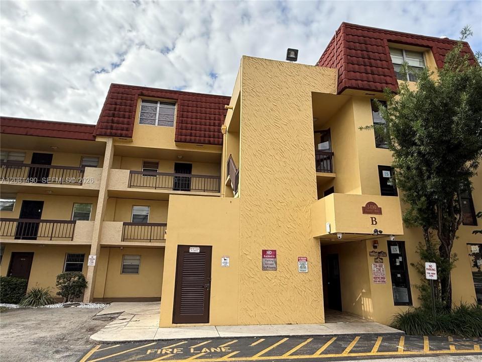 3490 Foxcroft Rd B208, Miramar, Florida 33025, USA