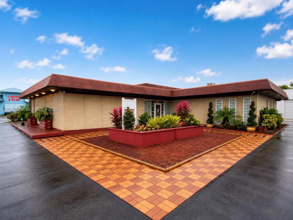 5900 Johnson St, Hollywood, Florida 33021, USA