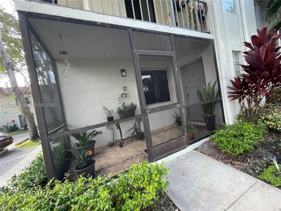 16240 Laurel Dr 101, Weston, Floride 33326, États-Unis