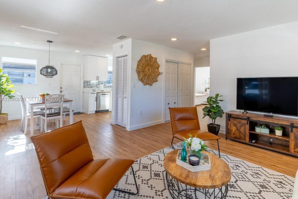 329 SE 2nd St 1-2, Hallandale Beach, Floride 33009, États-Unis